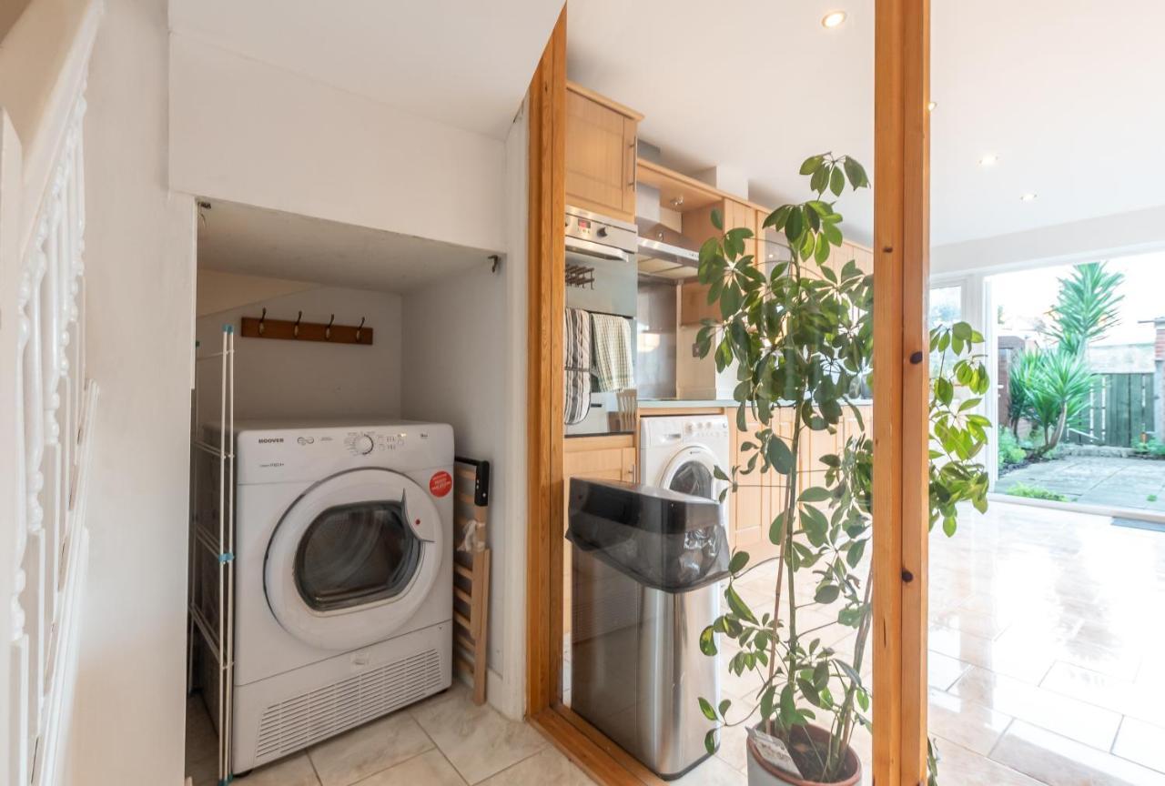 Best Price! Large Home For 4 - Smart Tv - Comfy Beds - Garden - 4 Single Beds Or 2 Doubles! Portsmouth Exterior foto